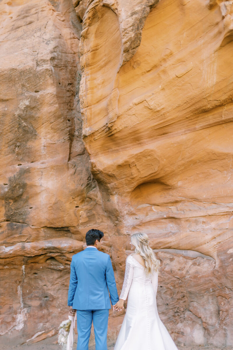 Red Rocks + Romance in Utah | Southwest Wed