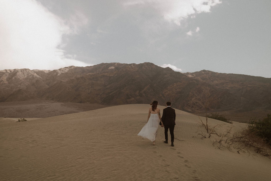 Romantic and Moody Sand Dune Elopement in Nevada | Southwest Wed