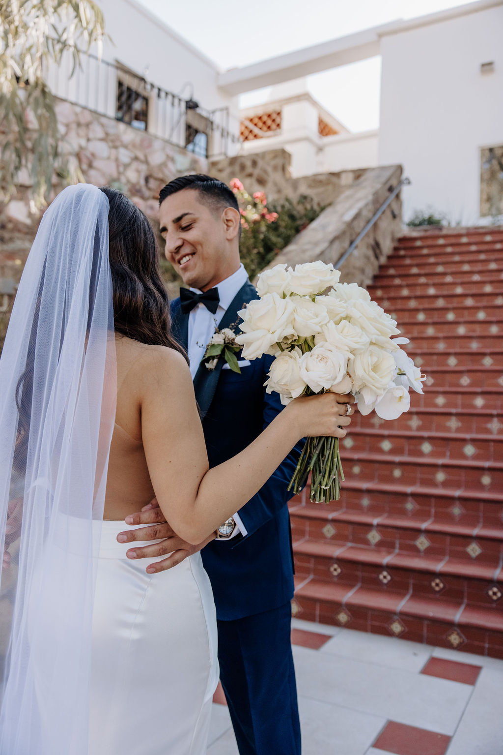 Modern and Minimalist Intimate Phoenix Wedding | Southwest Wed